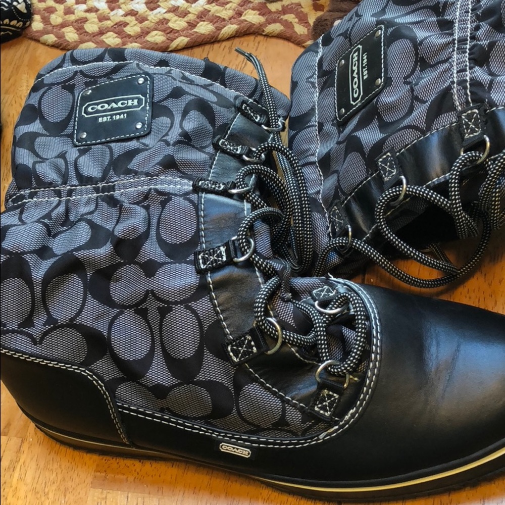 Coach winter boots with fur lining